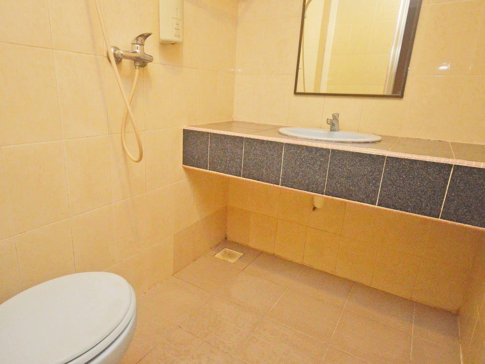 Nida Rooms Nagoya Business Center Batam Exterior photo